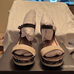 New/Never Worn KENNETH COLE Wedge Sandals. Color:BLK/GRAY.  Size: 9.5/3” Heel.